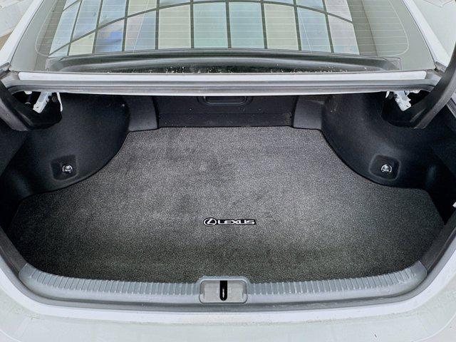 Photo of 2023 Eminent White Pearl Lexus ES 300h