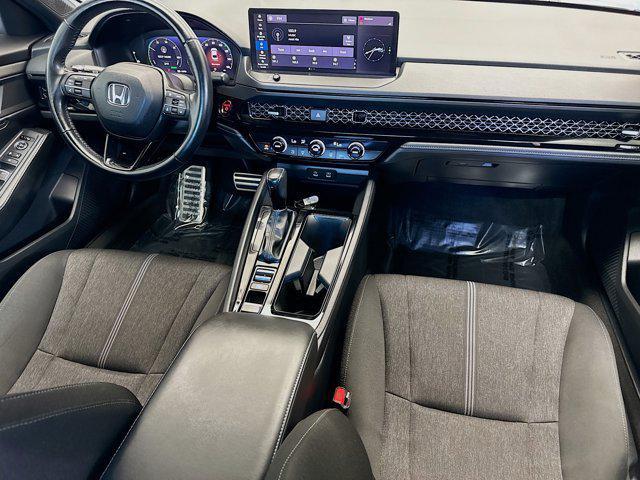Photo of 2023 Lunar Silver Metallic Honda Accord Hybrid