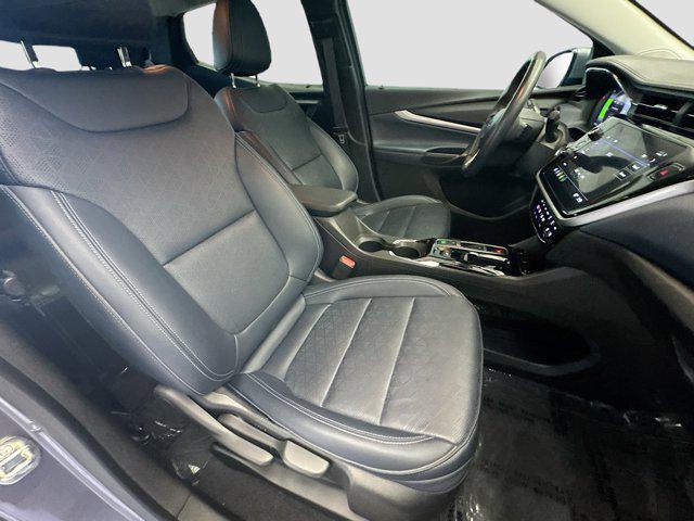 Photo of 2023 Gray Ghost Metallic Chevrolet Bolt EUV