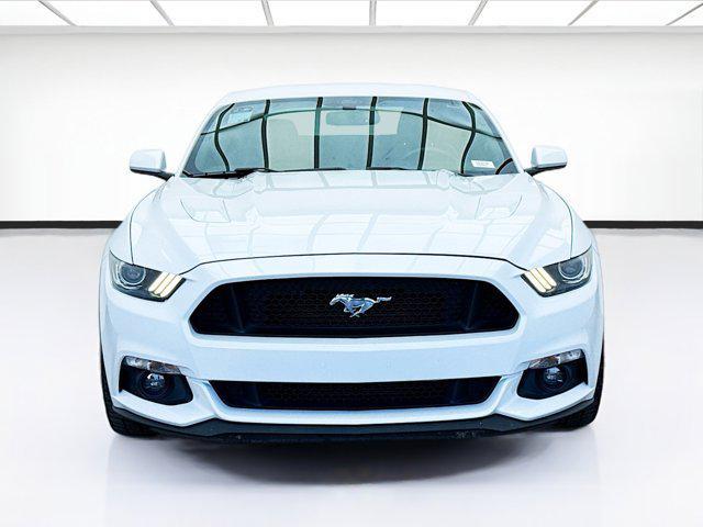 Photo of 2016 Oxford White Ford Mustang