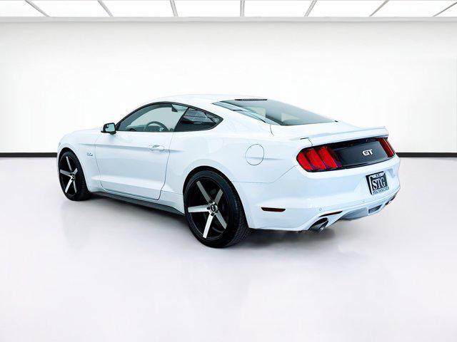 Photo of 2016 Oxford White Ford Mustang