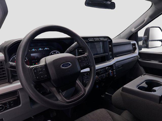 Photo of 2024 Oxford White Ford F-250