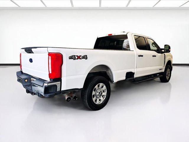 Photo of 2024 Oxford White Ford F-250