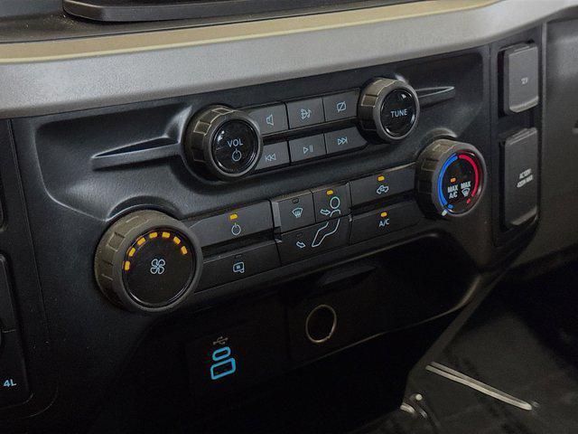 Photo of 2024 Oxford White Ford F-250