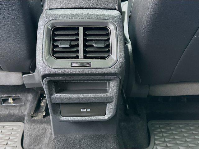 Photo of 2022 Pure White Volkswagen Taos