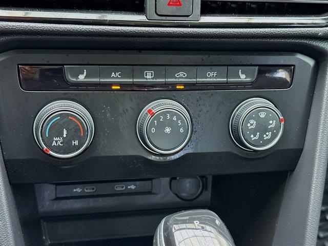 Photo of 2022 Pure White Volkswagen Taos