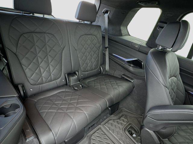 Photo of 2024 Brooklyn Grey Metallic BMW X7