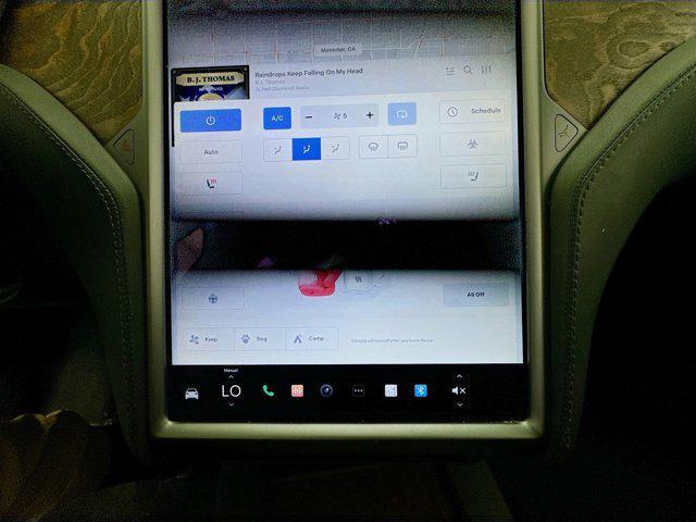 Photo of 2019 Gray Tesla Model X