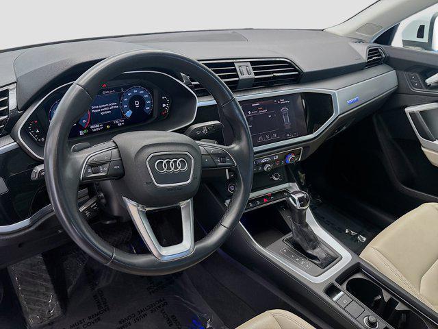 Photo of 2022 Glacier White Metallic Audi Q3