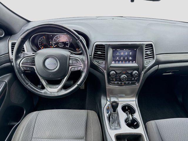 Photo of 2020 Granite Crystal Metallic Clearcoat Jeep Grand Cherokee