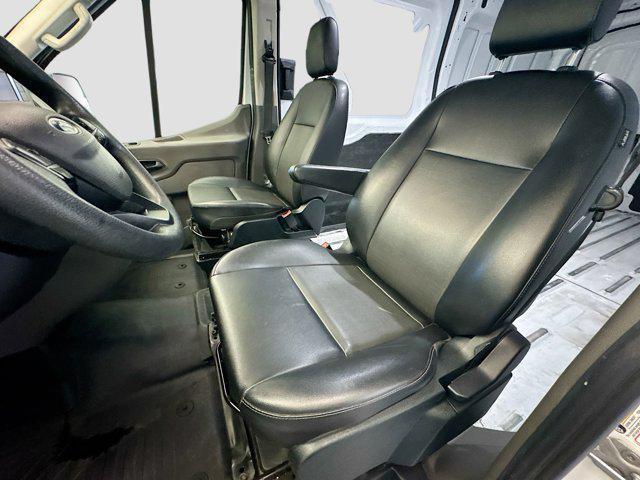 Photo of 2023 Oxford White Ford Transit-250