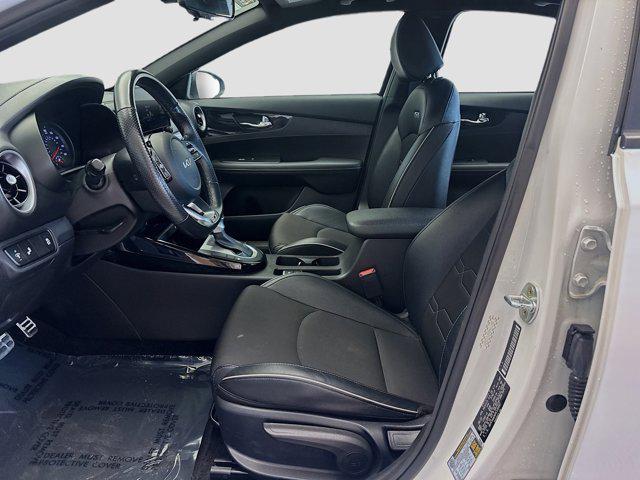 Photo of 2023 Snow White Pearl Kia Forte