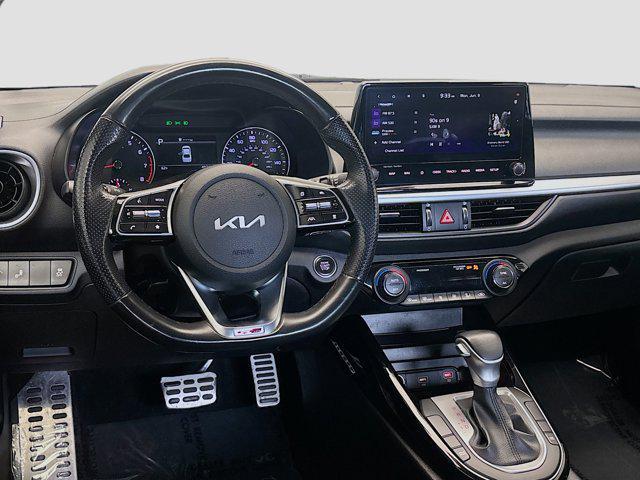 Photo of 2023 Snow White Pearl Kia Forte