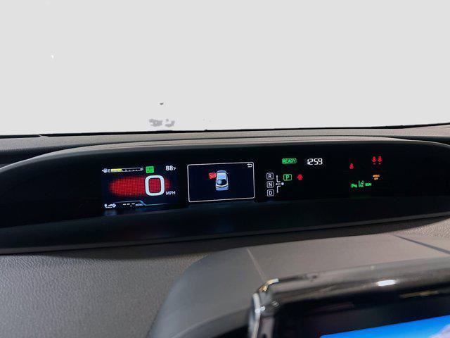 Photo of 2017 Magnetic Gray Metallic Toyota Prius Prime