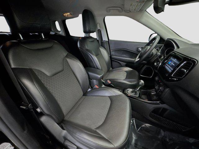 Photo of 2019 Diamond Black Crystal Pearlcoat Jeep Compass