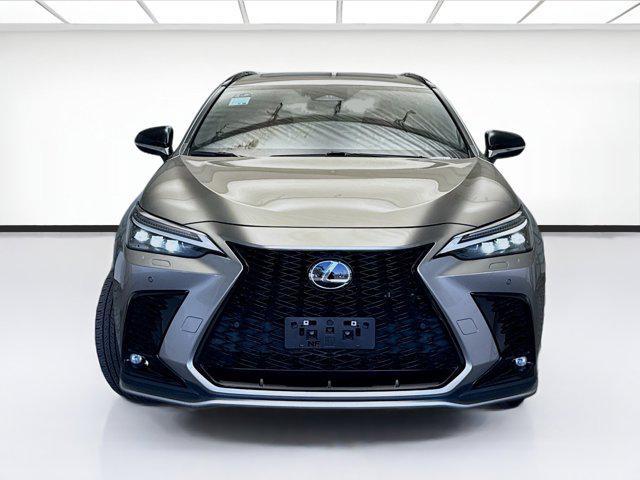 Photo of 2023 Atomic Silver Lexus NX 450h+