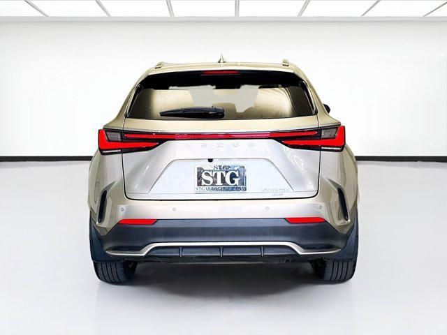 Photo of 2023 Atomic Silver Lexus NX 450h+