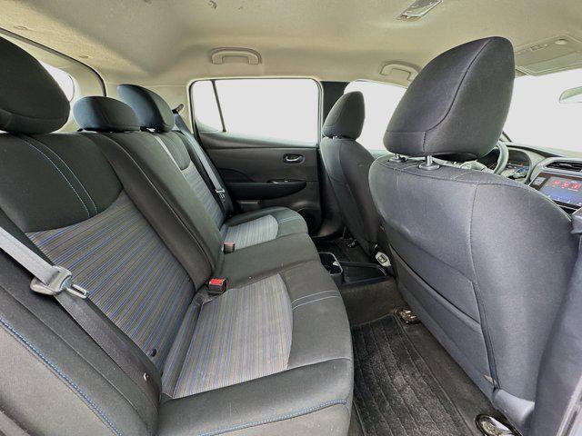 Photo of 2020 Glacier White Nissan Leaf