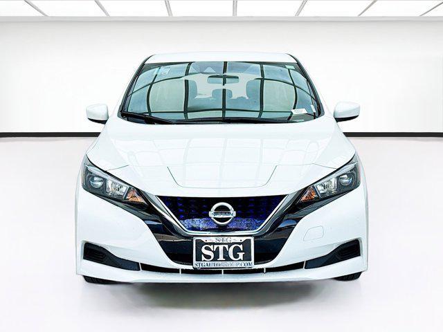 Photo of 2020 Glacier White Nissan Leaf