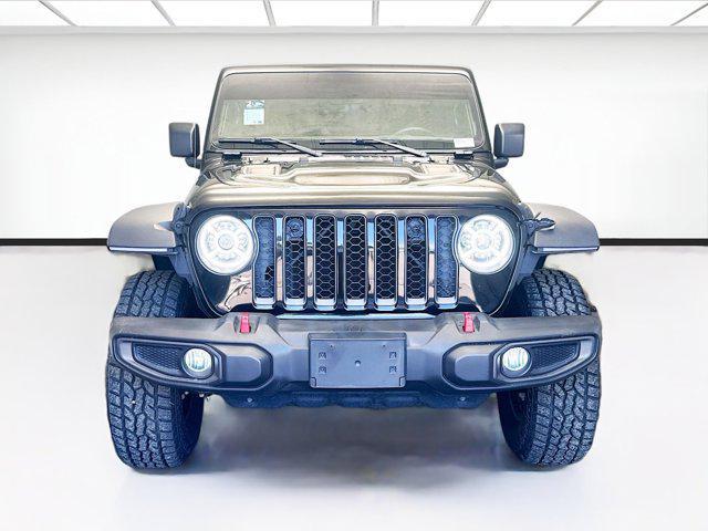 Photo of 2022 Black Clearcoat Jeep Gladiator