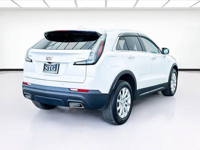 Photo of 2023 Crystal White Tricoat Cadillac XT4