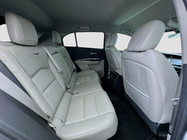 Photo of 2023 Crystal White Tricoat Cadillac XT4