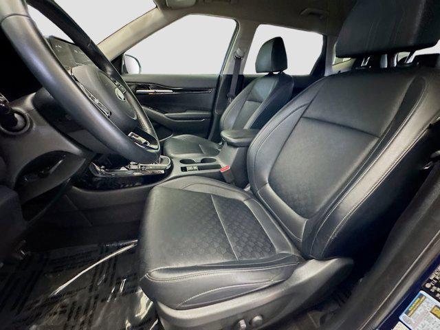 Photo of 2021 Dark Ocean Blue/White Roof Kia Seltos