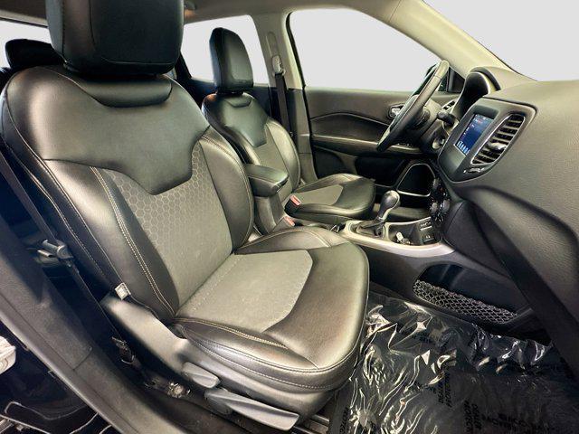 Photo of 2018 Diamond Black Crystal Pearlcoat Jeep Compass