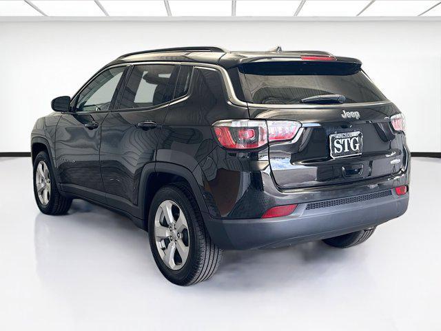 Photo of 2018 Diamond Black Crystal Pearlcoat Jeep Compass