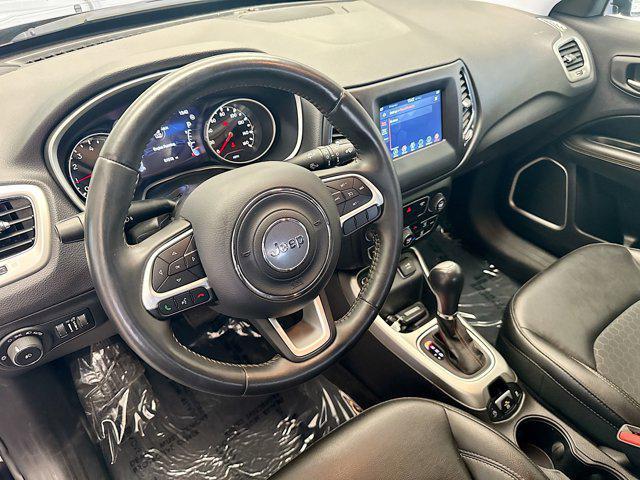 Photo of 2018 Diamond Black Crystal Pearlcoat Jeep Compass
