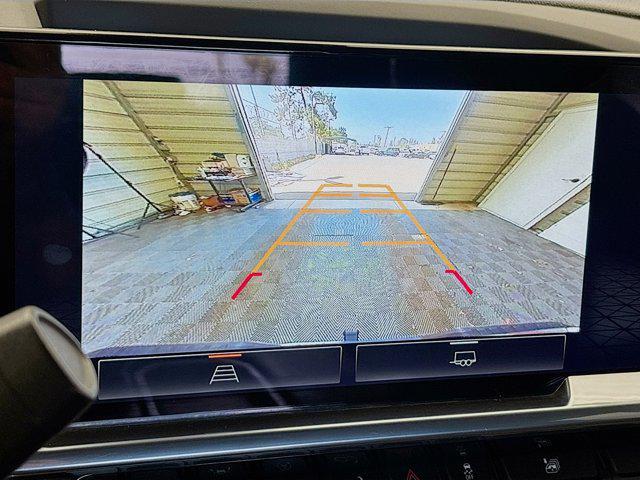 Photo of 2023 Summit White GMC Sierra 1500