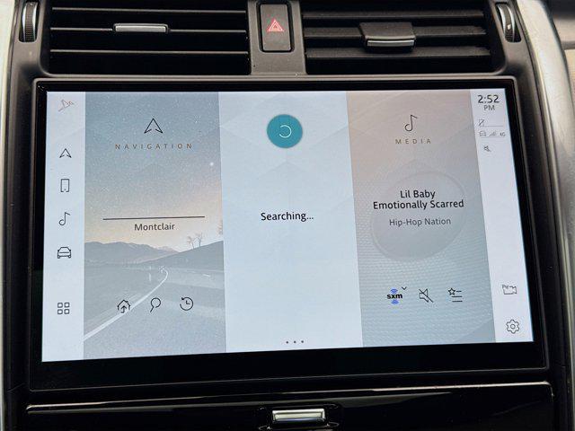 Photo of 2021 Silver Land Rover Discovery