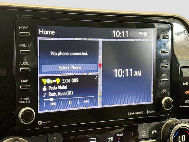 Photo of 2022 Wind Chill Pearl Toyota Highlander