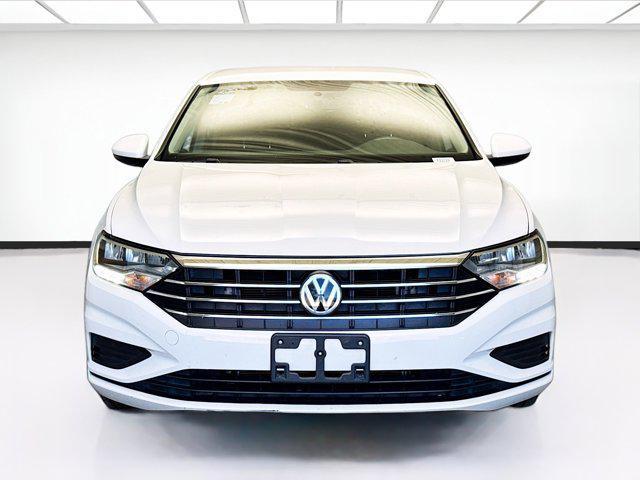 Photo of 2019 Pure White Volkswagen Jetta