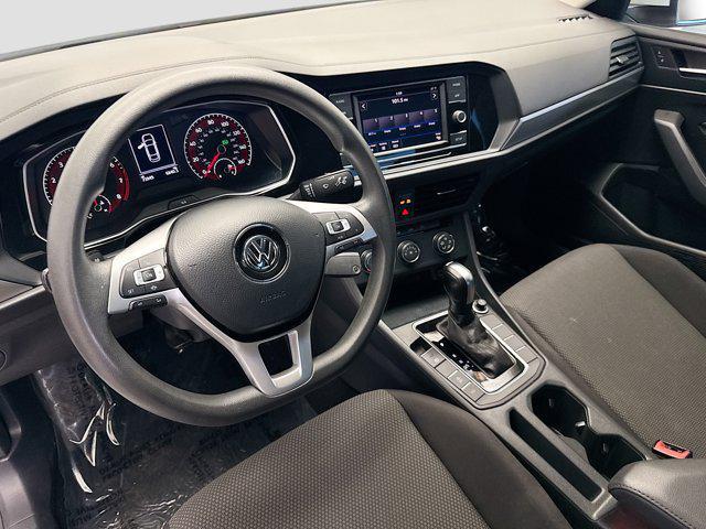 Photo of 2019 Pure White Volkswagen Jetta