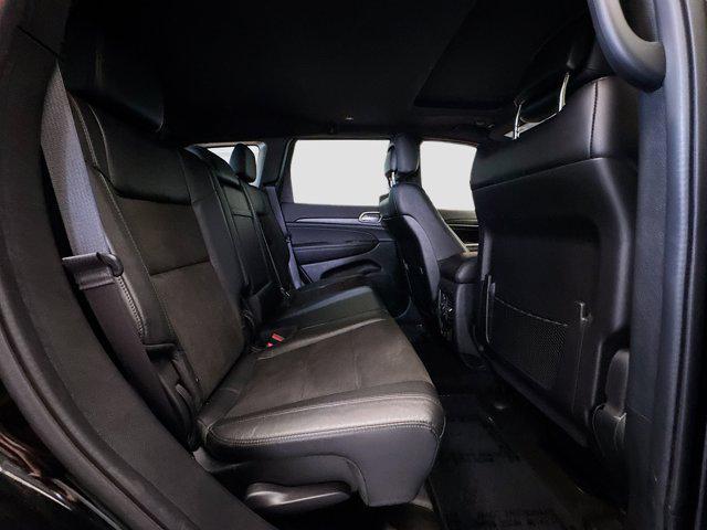 Photo of 2022 Diamond Black Crystal Pearlcoat Jeep Grand Cherokee