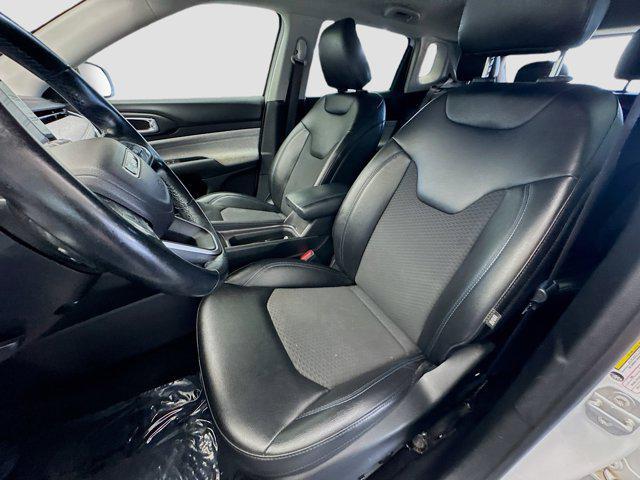 Photo of 2022 Bright White Clearcoat Jeep Compass