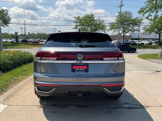 Photo of 2025 PLATINUM GRAY M Volkswagen Atlas Cross Sport