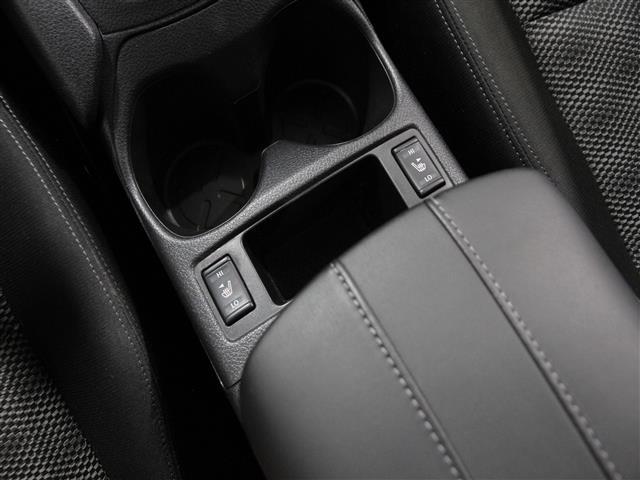 Photo of 2022 Monarch Orange Metallic Nissan Rogue Sport