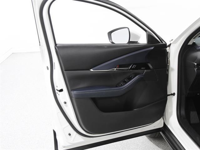 Photo of 2020 Snowflake White Pearl Mica Mazda CX-30