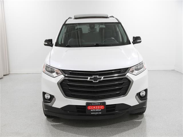 Photo of 2019 Iridescent Pearl Tricoat Chevrolet Traverse