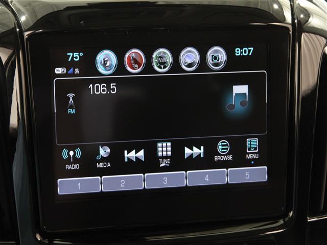 Photo of 2019 Iridescent Pearl Tricoat Chevrolet Traverse