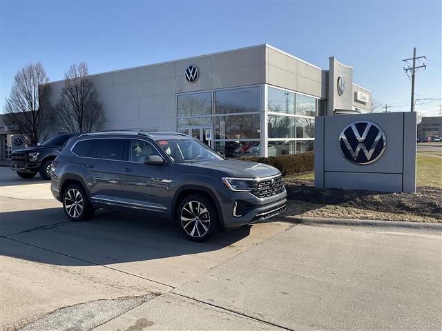 Photo of 2025 Pure Gray Volkswagen Atlas