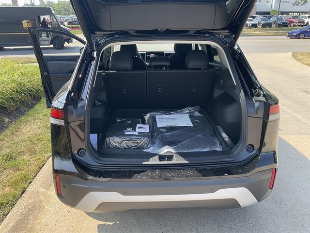 Photo of 2025 Deep Black Pearl Volkswagen Tiguan