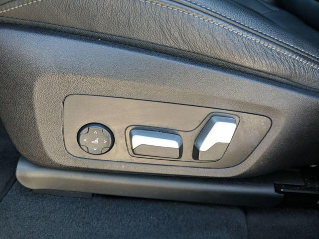 Photo of 2023 Carbon Black Metallic BMW X4