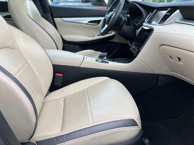 Photo of 2022 Majestic White INFINITI QX50
