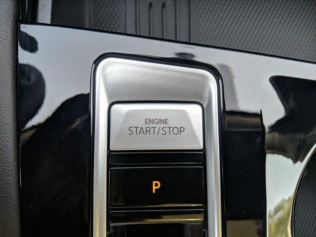 Photo of 2025 Pure White Volkswagen Atlas