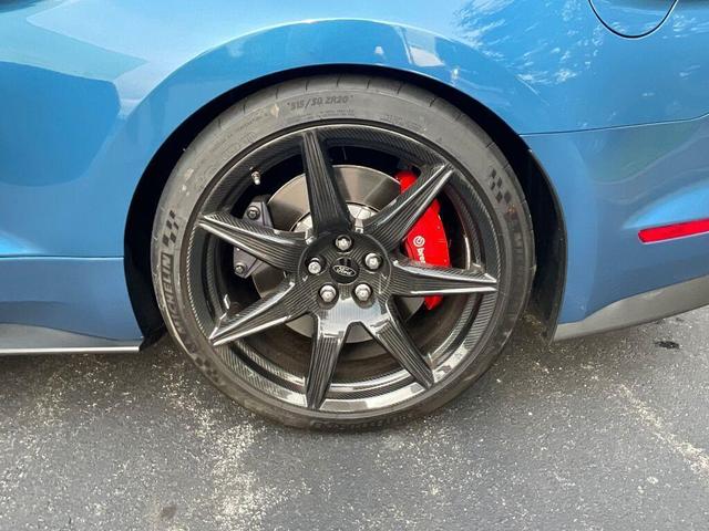 Photo of 2020 Blue Ford Shelby GT500