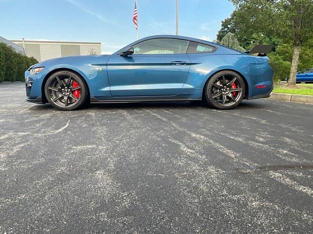 Photo of 2020 Blue Ford Shelby GT500