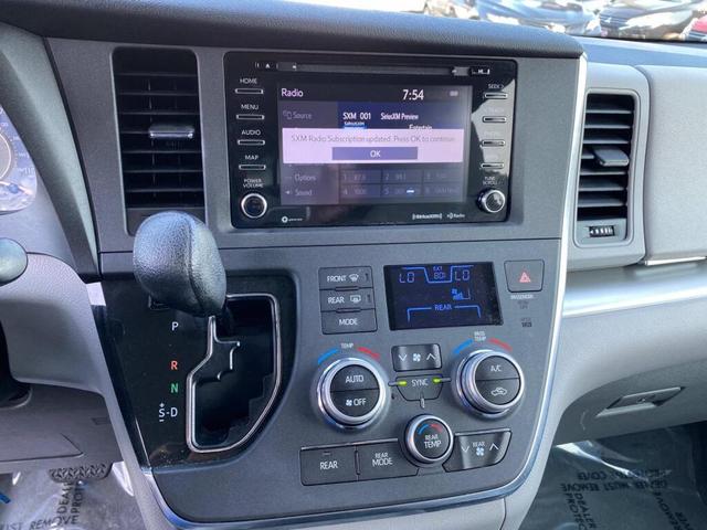 Photo of 2019 Celestial Silver Metallic Toyota Sienna